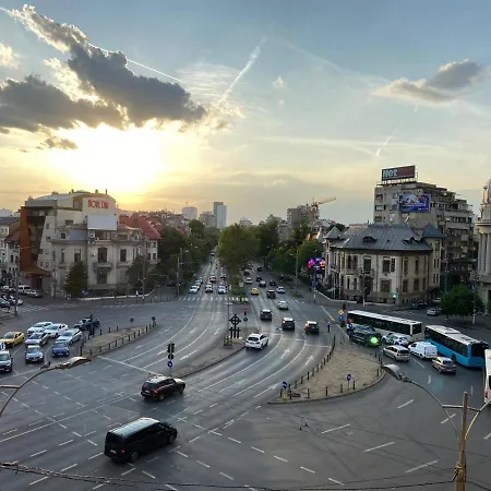 2 Bedroom With Amazing View In Center