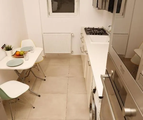 2 Bedroom With Amazing View In Center Bukareszt