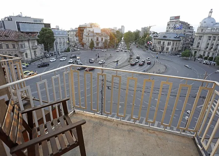2 Bedroom With Amazing View In Center Apartament