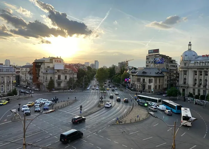 2 Bedroom With Amazing View In Center